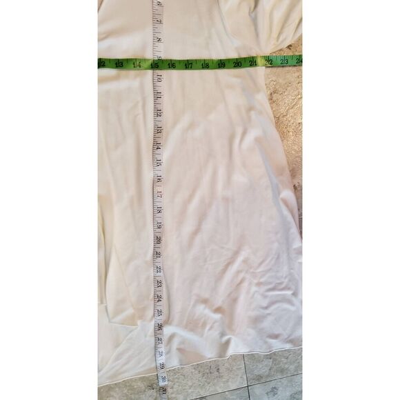 T22 Nvelop asymmetrical cream top - Picture 11 of 13